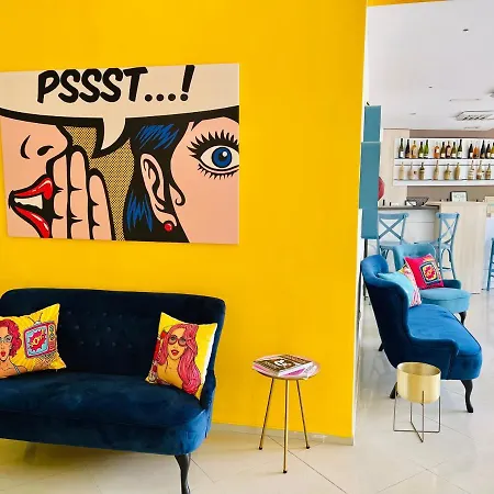 Pop аrt ホテル プリモルスコ